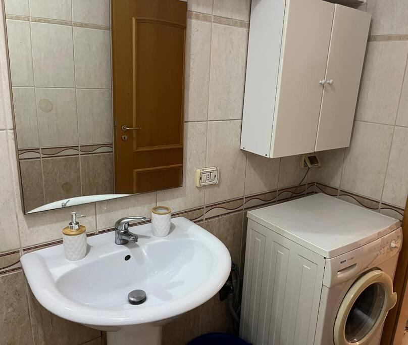 Ak Terminal Apartments Durres Bagian luar foto